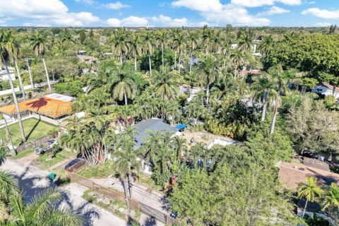 Terreno en venta en Miami, Florida, 2 dormitorios, 140.65 m2 № 2040367 - foto 6