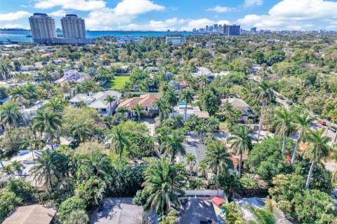 Terreno en venta en Miami, Florida, 2 dormitorios, 140.65 m2 № 2040367 - foto 5