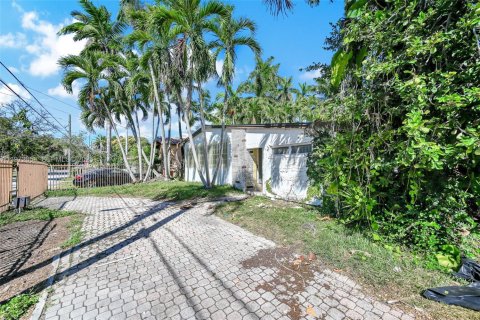 Terreno en venta en Miami, Florida, 2 dormitorios, 140.65 m2 № 2040367 - foto 11