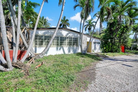 Terreno en venta en Miami, Florida, 2 dormitorios, 140.65 m2 № 2040367 - foto 12