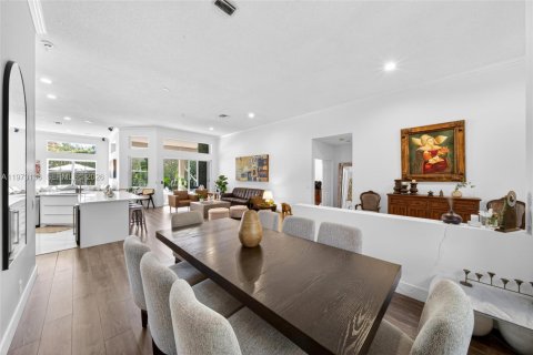 Casa en venta en Weston, Florida, 5 dormitorios, 283.44 m2 № 2176651 - foto 10