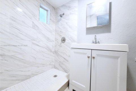 House in Fort Lauderdale, Florida 3 bedrooms, 97.55 sq.m. № 1932192 - photo 13