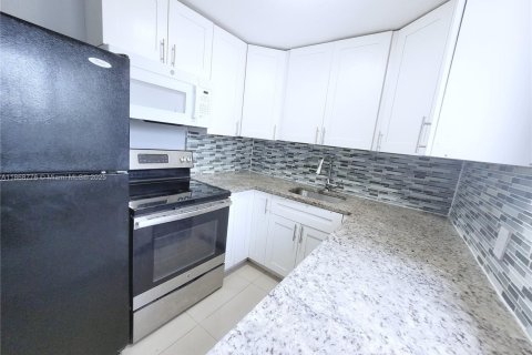 House in Fort Lauderdale, Florida 3 bedrooms, 97.55 sq.m. № 1932192 - photo 12