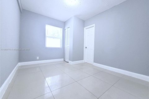 House in Fort Lauderdale, Florida 3 bedrooms, 97.55 sq.m. № 1932192 - photo 9