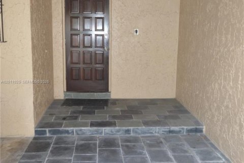 Touwnhouse à vendre à Doral, Floride: 2 chambres, 157.93 m2 № 2171077 - photo 6