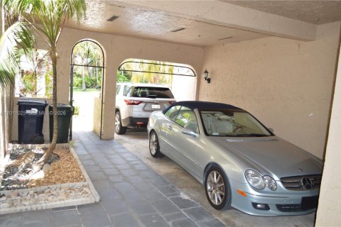 Touwnhouse à vendre à Doral, Floride: 2 chambres, 157.93 m2 № 2171077 - photo 4