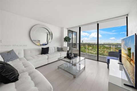 Condo in Aventura, Florida, 2 bedrooms  № 2025900 - photo 8