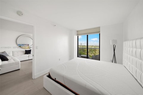 Condo in Aventura, Florida, 2 bedrooms  № 2025900 - photo 11
