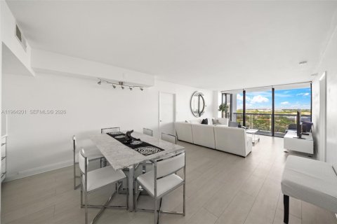 Condo in Aventura, Florida, 2 bedrooms  № 2025900 - photo 19