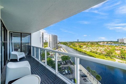 Condo in Aventura, Florida, 2 bedrooms  № 2025900 - photo 5