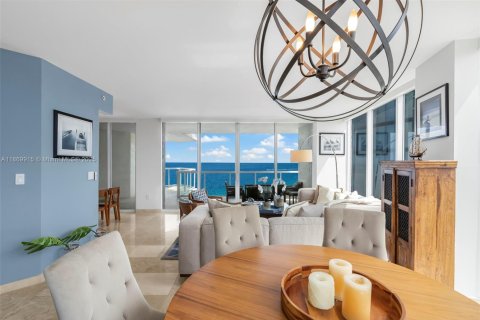 Copropriété à vendre à Sunny Isles Beach, Floride: 2 chambres, 156.08 m2 № 1979429 - photo 9