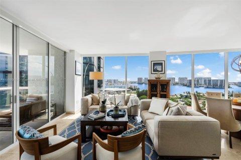 Copropriété à vendre à Sunny Isles Beach, Floride: 2 chambres, 156.08 m2 № 1979429 - photo 13