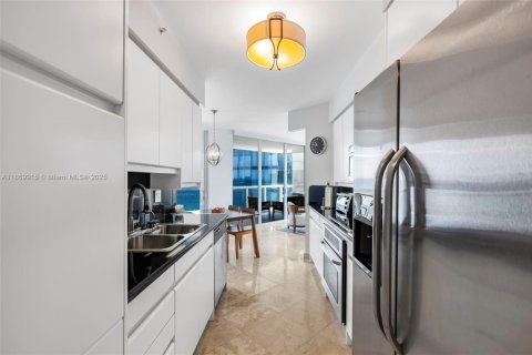 Copropriété à vendre à Sunny Isles Beach, Floride: 2 chambres, 156.08 m2 № 1979429 - photo 17