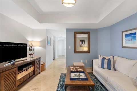 Copropriété à vendre à Sunny Isles Beach, Floride: 2 chambres, 156.08 m2 № 1979429 - photo 30