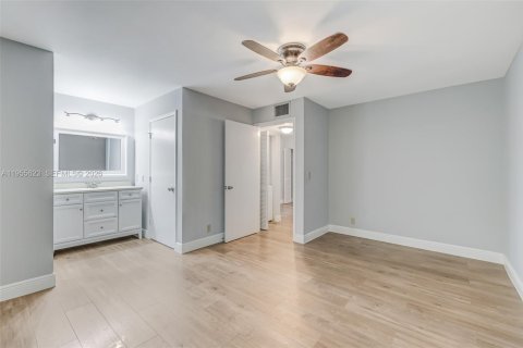 Condominio en venta en Boynton Beach, Florida, 1 dormitorio, 58.44 m2 № 2010335 - foto 18