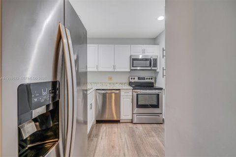 Condominio en venta en Boynton Beach, Florida, 1 dormitorio, 58.44 m2 № 2010335 - foto 15