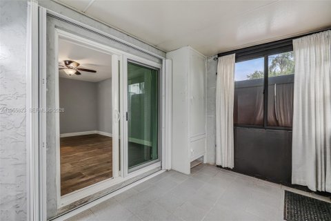 Condominio en venta en Boynton Beach, Florida, 1 dormitorio, 58.44 m2 № 2010335 - foto 28