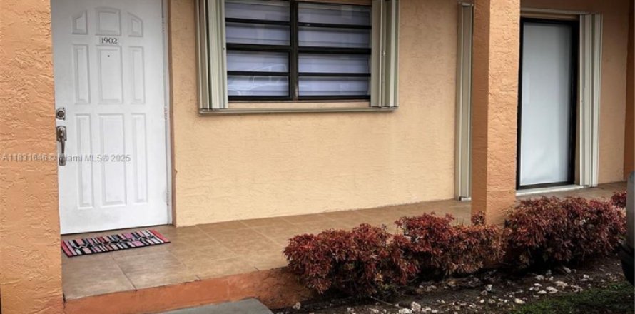 Condominio en Hialeah, Florida, 2 dormitorios № 1809609