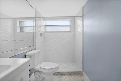 Купить кондоминиум в Халландейл-Бич, Флорида 2 спальни, 116.96м2, № 2028320 - фото 7