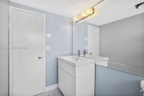 Купить кондоминиум в Халландейл-Бич, Флорида 2 спальни, 116.96м2, № 2028320 - фото 23