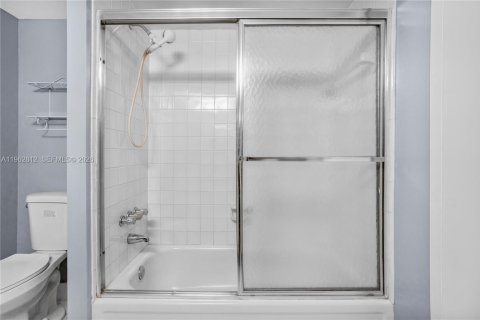 Купить кондоминиум в Халландейл-Бич, Флорида 2 спальни, 116.96м2, № 2028320 - фото 22