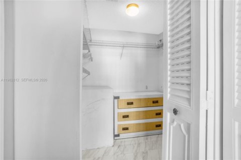 Купить кондоминиум в Халландейл-Бич, Флорида 2 спальни, 116.96м2, № 2028320 - фото 29