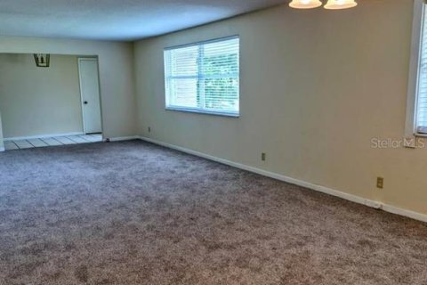 House in Ormond Beach, Florida 3 bedrooms, 175.21 sq.m. № 2205557 - photo 4