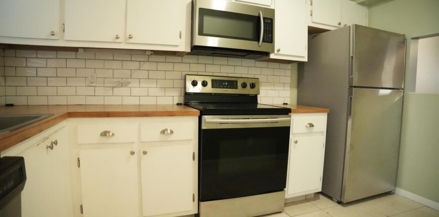 Condo in Lake Worth, Florida, 2 bedrooms № 2261233