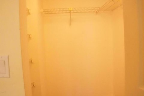 Condo in Lake Worth, Florida, 2 bedrooms № 2261233 - photo 15