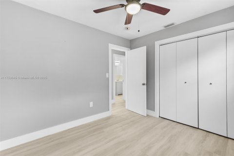 House in Miramar, Florida 3 bedrooms, 131.55 sq.m. № 1731145 - photo 17