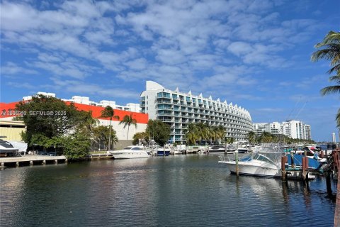 Touwnhouse à louer à Aventura, Floride: 1 chambre, 79.8 m2 № 2357160 - photo 10