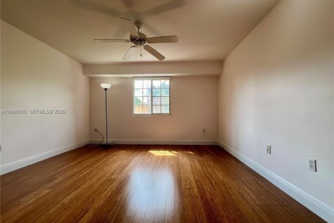 Touwnhouse à louer à Aventura, Floride: 1 chambre, 79.8 m2 № 2357160 - photo 4