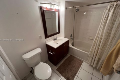 Touwnhouse à louer à Aventura, Floride: 1 chambre, 79.8 m2 № 2357160 - photo 6