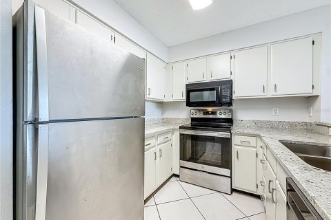 Condo in Clearwater, Florida, 2 bedrooms № 2100260 - photo 11