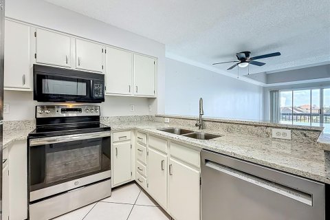 Condo in Clearwater, Florida, 2 bedrooms № 2100260 - photo 12