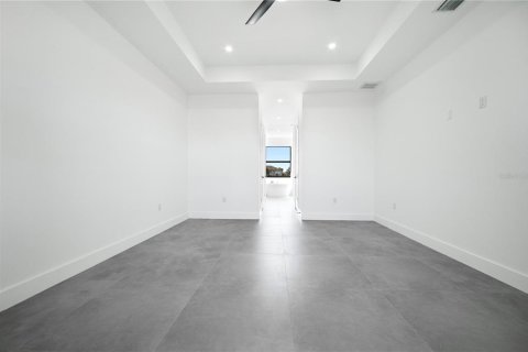 Casa en venta en Cape Coral, Florida, 3 dormitorios, 180.23 m2 № 1111416 - foto 12