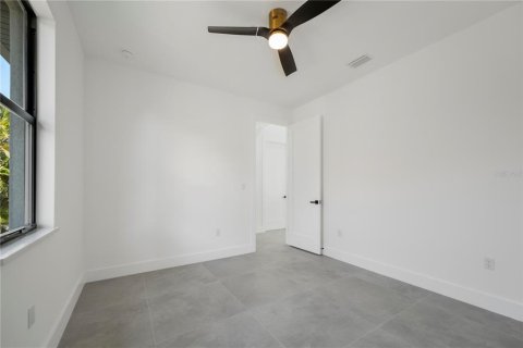 Casa en venta en Cape Coral, Florida, 3 dormitorios, 180.23 m2 № 1111416 - foto 11