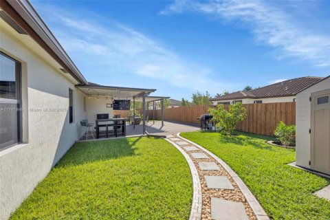 House in Homestead, Florida 4 bedrooms, 202.34 sq.m. № 1700340 - photo 6