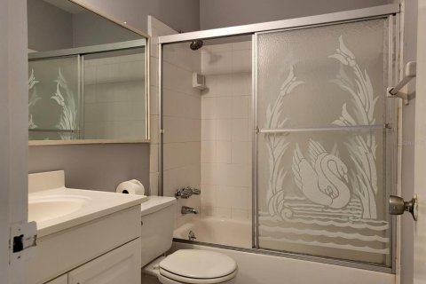 Condo in Sarasota, Florida, 2 bedrooms  № 2208406 - photo 19
