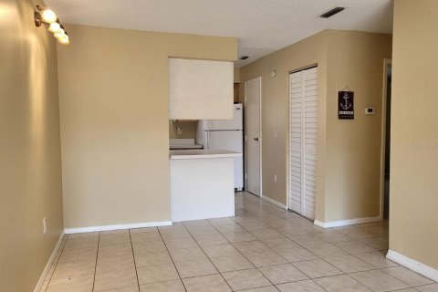 Condo in Sarasota, Florida, 2 bedrooms  № 2208406 - photo 8