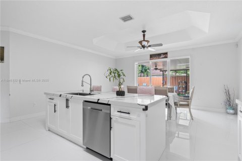 House in Homestead, Florida 4 bedrooms, 182.74 sq.m. № 1844075 - photo 15
