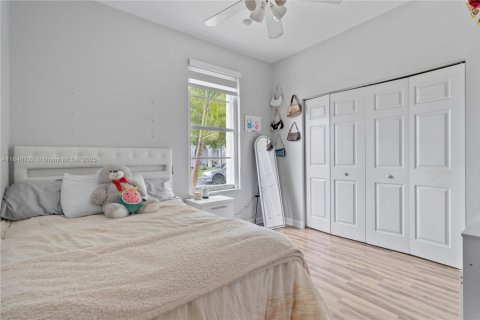 House in Homestead, Florida 4 bedrooms, 182.74 sq.m. № 1844075 - photo 24