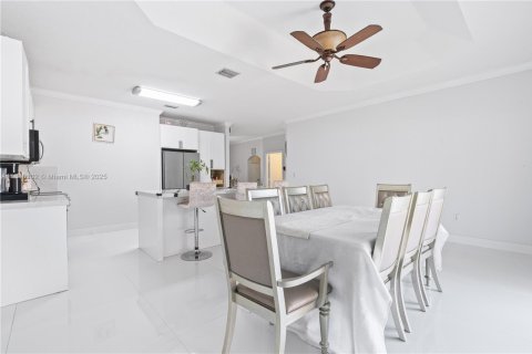 House in Homestead, Florida 4 bedrooms, 182.74 sq.m. № 1844075 - photo 14