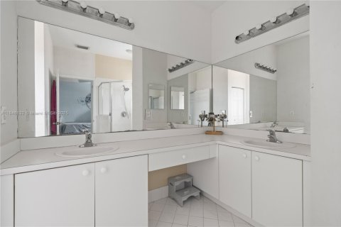 House in Homestead, Florida 4 bedrooms, 182.74 sq.m. № 1844075 - photo 20