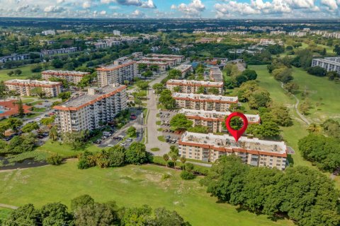 Copropriété à vendre à Lauderhill, Floride: 2 chambres, 90.3 m2 № 2252006 - photo 2