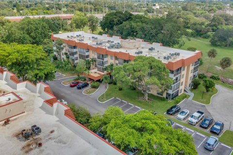 Copropriété à vendre à Lauderhill, Floride: 2 chambres, 90.3 m2 № 2252006 - photo 6