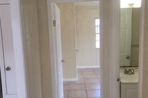 Снять в аренду квартиру в Тайтусвилл, Флорида 4 комнаты, 130.99м2, № 2114406 - фото 13