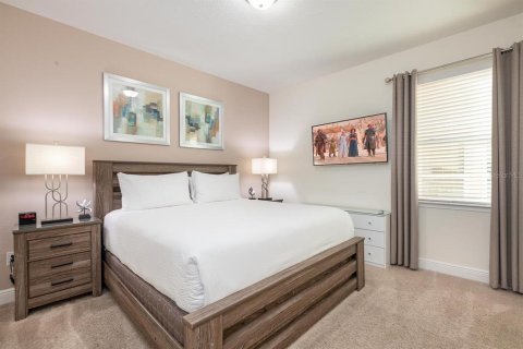 Casa en venta en Kissimmee, Florida, 8 dormitorios, 316.98 m2 № 1917642 - foto 24