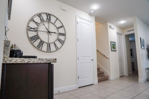 Casa en venta en Kissimmee, Florida, 8 dormitorios, 316.98 m2 № 1917642 - foto 21