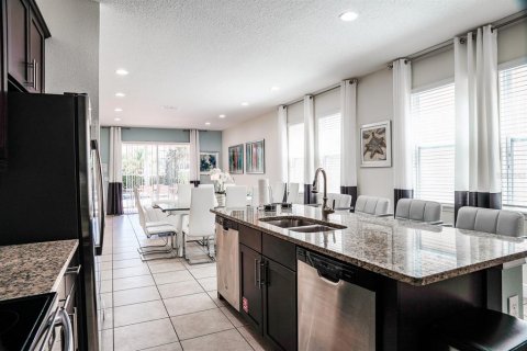 Casa en venta en Kissimmee, Florida, 8 dormitorios, 316.98 m2 № 1917642 - foto 19